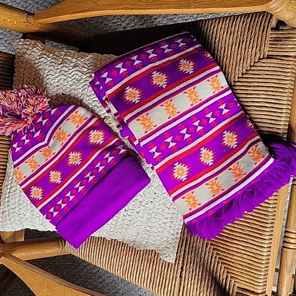 Nu Trendz signature collection scarf and hat set - Picture 3 of 6